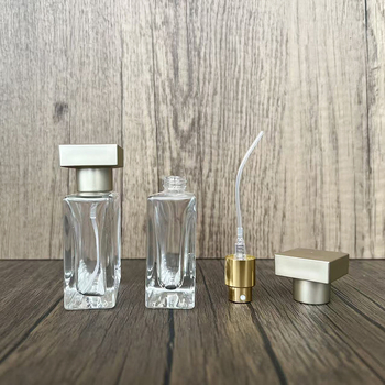 nbyaic staklena bočica za parfem s raspršivačem — puhano staklo, staklena konstrukcija, kozmetička boca