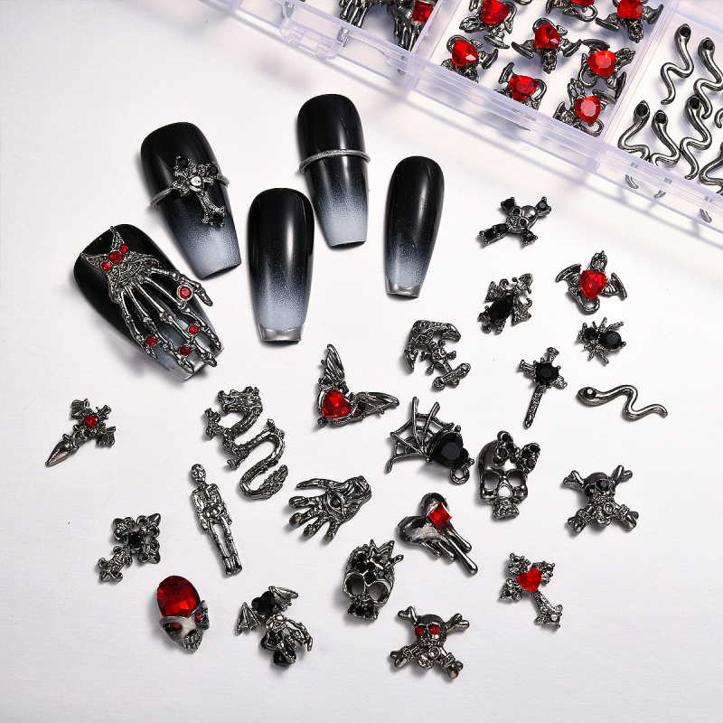 Set ukrasa za nokte od legure, Halloween tema, motivi: lubanja, pauk i šišmiš, u kutiji