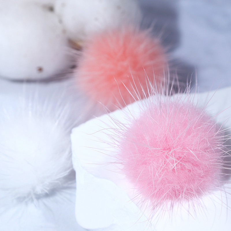 Set bijuterii pentru unghii cu 6 bile din blană de nurcă și componente magnetice detașabile