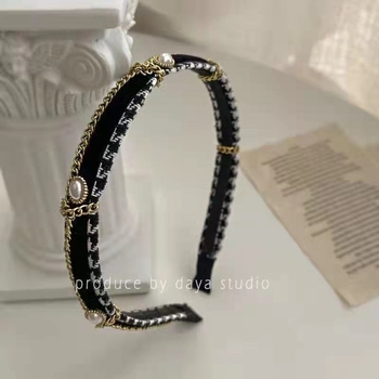 Κεφαλόδεσμος με πέρλες και αλυσίδα με μοτίβο houndstooth — ρετρό στυλ, πρωτότυπος σχεδιασμός, ύφασμα, Magic Bear Accessories, Φθινόπωρο 2021