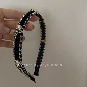 Κεφαλόδεσμος με πέρλες και αλυσίδα με μοτίβο houndstooth — ρετρό στυλ, πρωτότυπος σχεδιασμός, ύφασμα, Magic Bear Accessories, Φθινόπωρο 2021