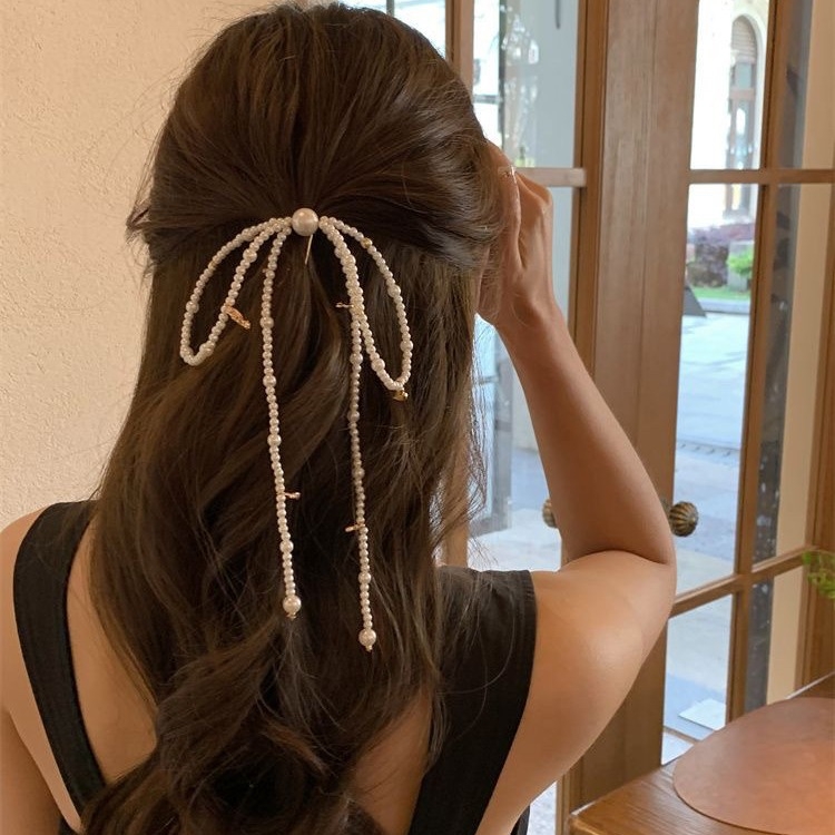 Moteriškas plaukų segtukas su imitaciniais perlais – retro stilius, kaspino dizainas, tinkama dovana gimtadieniams ir šventėms, pritaikymas prieinamas