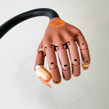 Μοντέλο χεριού πρακτικής μανικιούρ με ευέλικτο σχεδιασμό — υλικά ABS, PP, PA, TPE; βάρος 621,5 g.