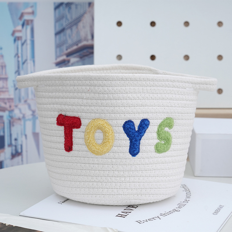 Koš za pohranu na stol s pismima iz pamučnog konca – model Letter cotton rope storage basket -01; pogodan za CD, daljinski upravljač, uredske potrepštine, magnetske kartice, kozmetiku/nakit; moderan i jednostavan stil; ljeto 2024