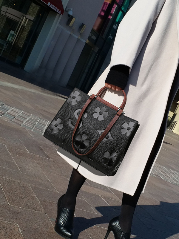 Női Tote táska, Urban Simplicity stílusban; PU anyag; Poliészter bélés; Cipzár nyitás