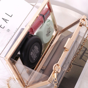 Akril crossbody táska, doboz alakú záróval — kis négyzet alakú, vízszintes négyszög alak, utcai stílus