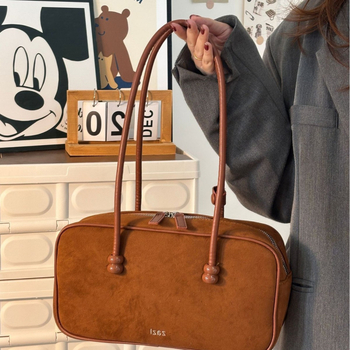 PU Tote чанта, хоризонтална квадратна форма, цип за затваряне, вътрешен джоб с цип, двойни презрамки