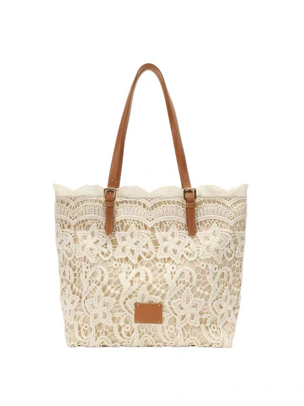 Csipkés tote táska, függőleges négyszögletes forma, mágneses zárás, poliészter bélés