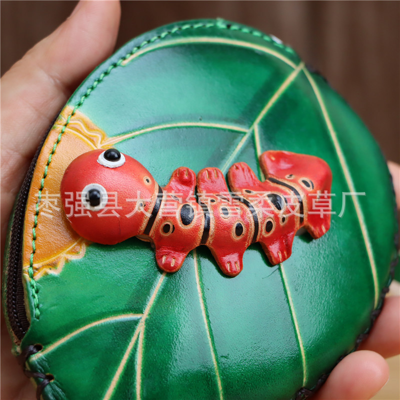 Монетник от първокласна телешка кожа с мотив листна гъсеница, флорален принт, цип, унисекс