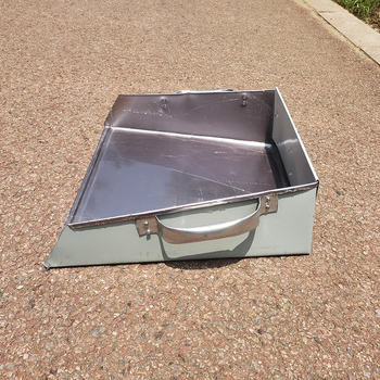 Dustpan – dzelzs plāksne, Long River zīmols, 1,6 kg, iepakojumā 10 gab., 2017. gada pavasara izlaišana