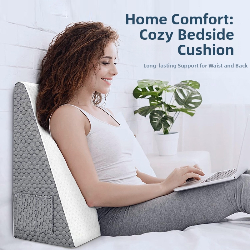 Trikampė pagalvė šalia lovos su atminties putomis ir nugaros atrama, vienam asmeniui; megztas užvalkalas; korpuso aukštis 20.1-25 cm; svoris 1.55-2.00 kg