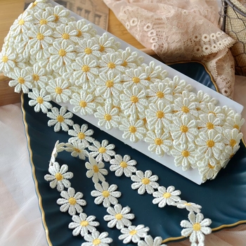Mežģīne ar margrietes motīvu, poliesters, gluda virsma, DIY apģērbu piederums