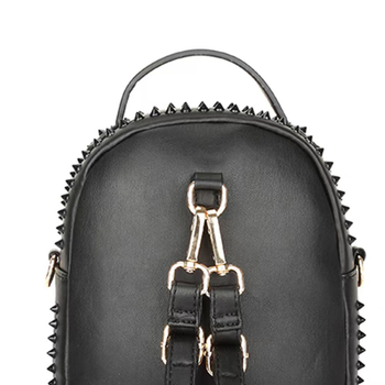 Rucsac pentru laptop cu design Skull Gothic – material PU, închidere cu fermoar, buzunar ID interior, lansat în primăvara 2024