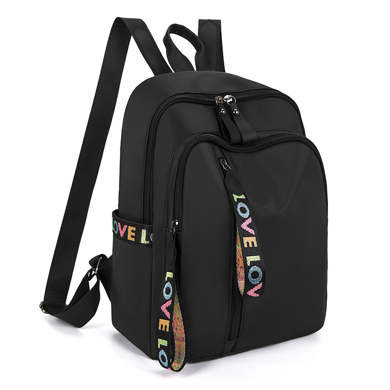 Раница с градски минималистичен дизайн; оксфордова материя; вертикална квадратна форма; ципово отваряне; вътрешен джоб с цип