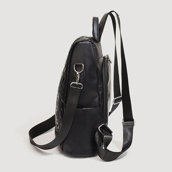 Τσάντα PU με κέντημα σε αστικό στυλ, κλείσιμο με φερμουάρ; εσωτερικές θήκες: κρυφή θήκη με φερμουάρ και θήκη για κινητό, με ενδιάμεσο στρώμα και πολυεστερική επένδυση