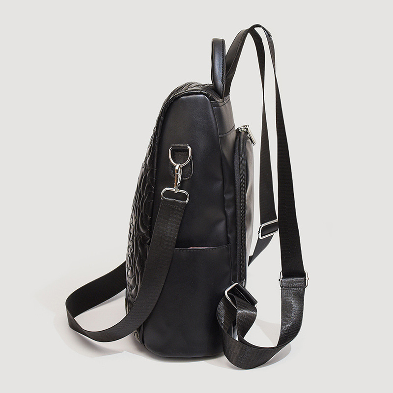 Τσάντα PU με κέντημα σε αστικό στυλ, κλείσιμο με φερμουάρ; εσωτερικές θήκες: κρυφή θήκη με φερμουάρ και θήκη για κινητό, με ενδιάμεσο στρώμα και πολυεστερική επένδυση