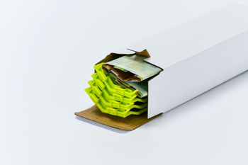 Παγίδα εντόμων με κολλώδη πλάκα, κρεμαστή από δέντρο, PP υλικό, μοντέλο G13, 24 τεμάχια σε κάθε κουτί.