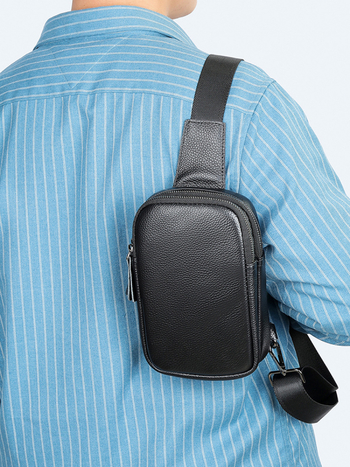 Мъжка чанта за гърдите в стил улична мода, от естествена кожа, кожа от първи слой, устойчива на износване, Пролет 2024