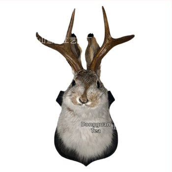 Κρεμαστό διακοσμητικό τοίχου με λαγό με κέρατα, χειροποίητο, από πλαστικό και τεχνητή γούνα, συσκευασία σε PP σακούλα