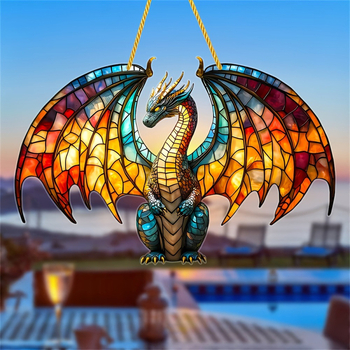 Δρακομορφική ακρυλική κρεμαστή διακόσμηση που αιχμαλωτίζει το φως; Υλικό: Ακρυλικό; Διαδικασία: Γλυπτική, Εκτύπωση, Ημι-χειροκίνητη και Ημι-μηχανοκίνητη επεξεργασία; Ιδανικό δώρο για γενέθλια, αποφοίτηση και μετακόμιση σε νέο σπίτι