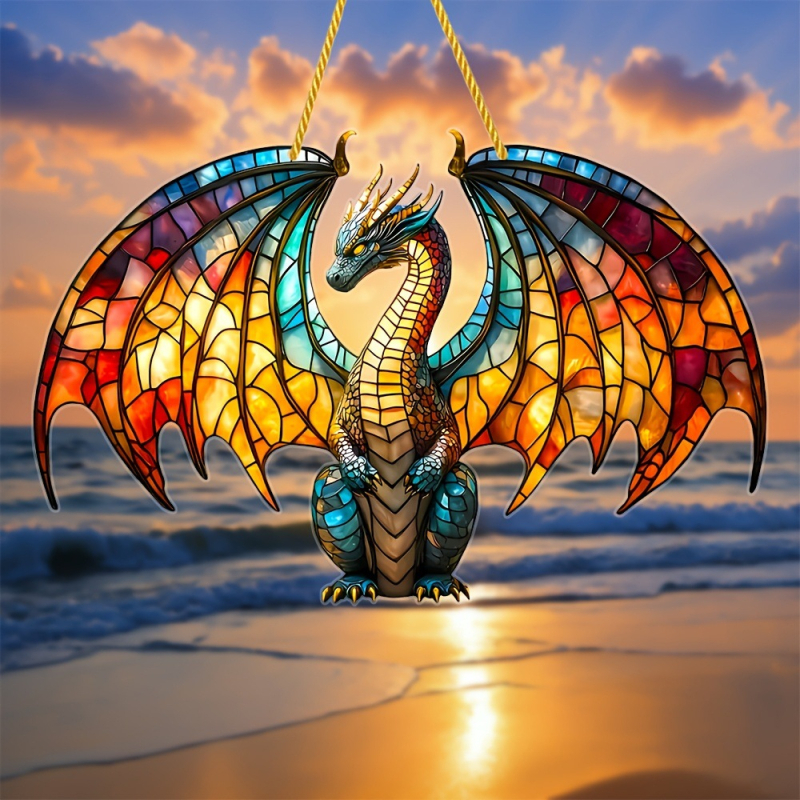 Δρακομορφική ακρυλική κρεμαστή διακόσμηση που αιχμαλωτίζει το φως; Υλικό: Ακρυλικό; Διαδικασία: Γλυπτική, Εκτύπωση, Ημι-χειροκίνητη και Ημι-μηχανοκίνητη επεξεργασία; Ιδανικό δώρο για γενέθλια, αποφοίτηση και μετακόμιση σε νέο σπίτι