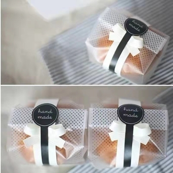 Duonos pakuoti maišeliai su taškeliais | matinė danga, ofsetinis spausdinimas, 100 vnt