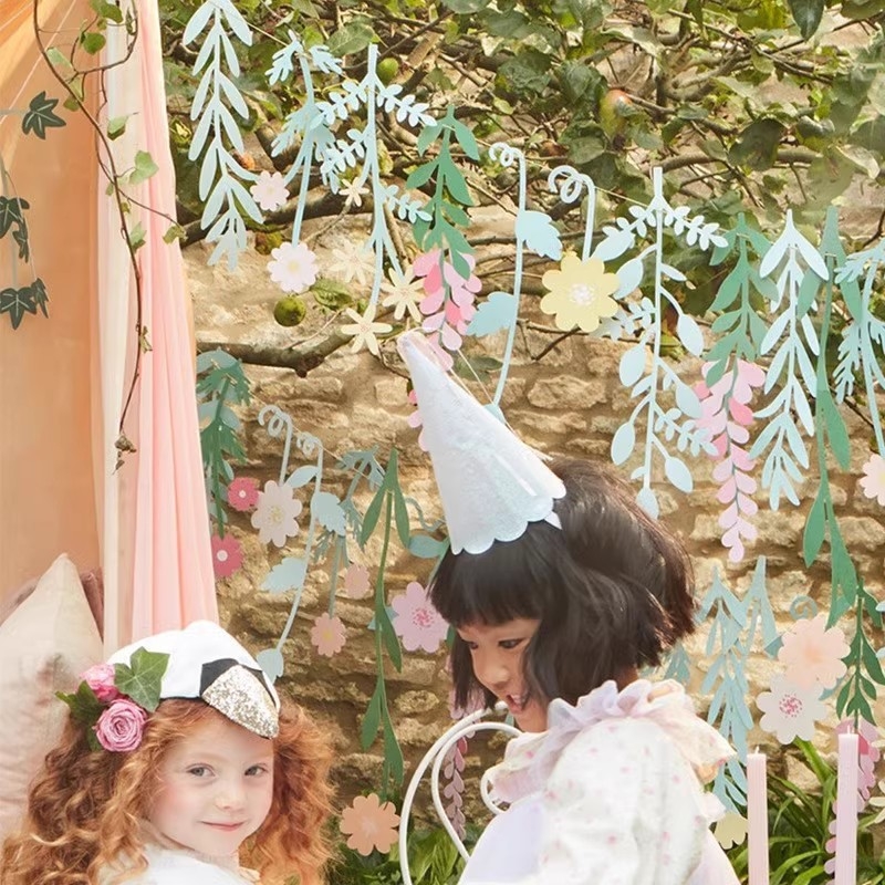 Popierinė pakabinama gėlių girlianda vestuvėms – dvipusiai žiedai, su kaspinu