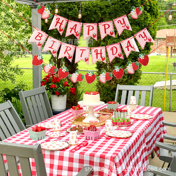 Μπάνερ με σημαίες σε θέμα Άνοιξη-Φράουλες για πάρτι γενεθλίων κοριτσιού – Διακόσμηση χώρου από χαρτί