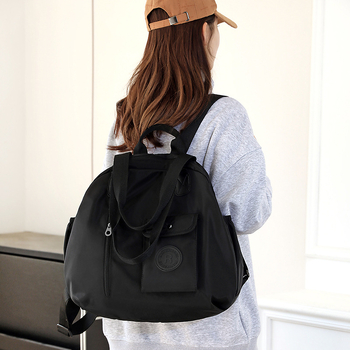 Γυναικεία καθημερινή πολυλειτουργική τσάντα πλάτης – αστική απλότητα; ύφασμα Oxford, επένδυση πολυεστέρα; κλείσιμο με φερμουάρ; εσωτερικές θήκες για κινητό και ID; διαπνοή, αδιάβροχο, ανθεκτικό στη φθορά.