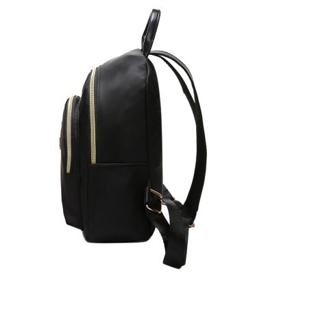 Дамска раница в урбан минималистичен стил, PU материал, полиестерна подплата, затваряне с цип, вътрешни джобове: джоб с цип и джоб за телефон