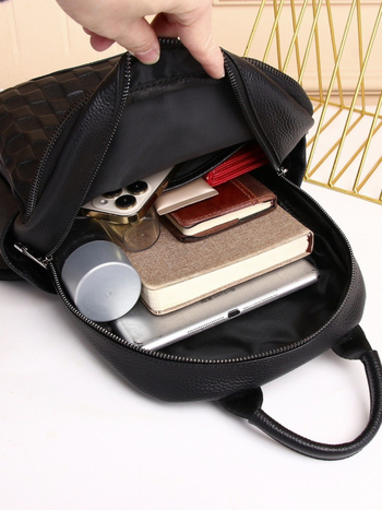 Γυναικείο σακίδιο πλάτης από δέρμα βοδινού κορυφαίου στρώματος, με κλείσιμο φερμουάρ, μαλακή υφή, εσωτερικές θήκες με φερμουάρ