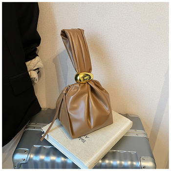 Geantă bucket din paie, închidere cu șnur, exterior tridimensional, căptușeală din poliester — Vara 2025