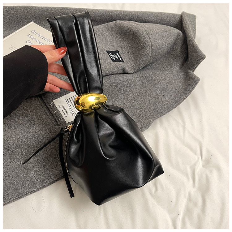 Geantă bucket din paie, închidere cu șnur, exterior tridimensional, căptușeală din poliester — Vara 2025