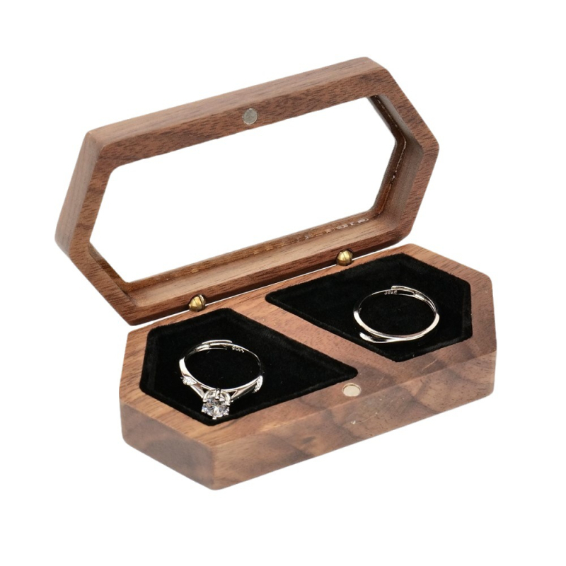 Šešiakampė riešutmedžio žiedų dėžutė su aksominiu įdėklu ir graviravimu