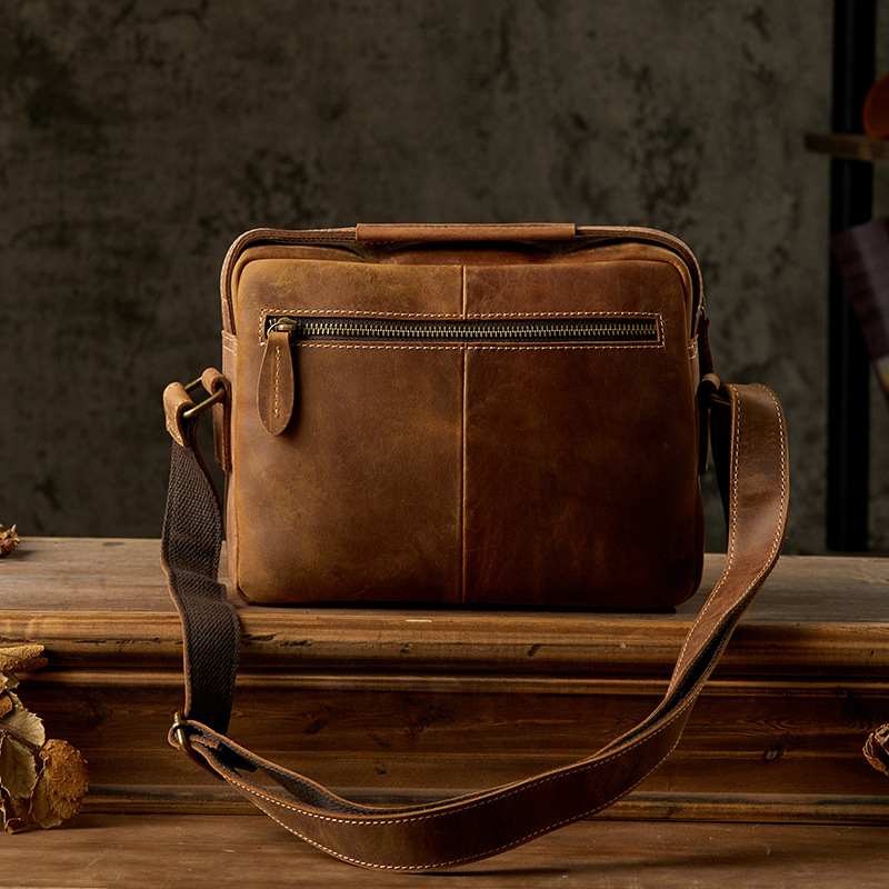 Férfi váll- táska valódi bőrből, városi egyszerű stílus, modell 2032, poliészter bélés