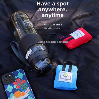 Piknika segums no neilona, mitrumizturīgs un smilšu izturīgs, 210T dimanta neilona raksts (vairākām personas)