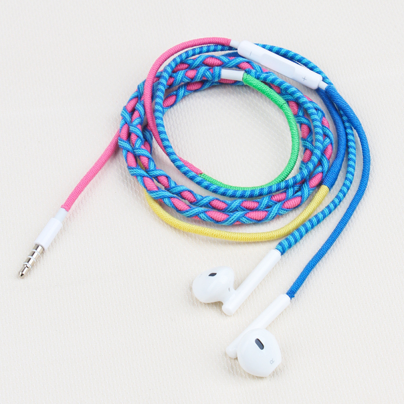 Macaron vezetékes fülhallgató, fülbe helyezhető, plaitált kábel (3,5 mm csatlakozó; mikrofon; 32 Ω; 20–20 kHz; kábel hossza 1,2 m)