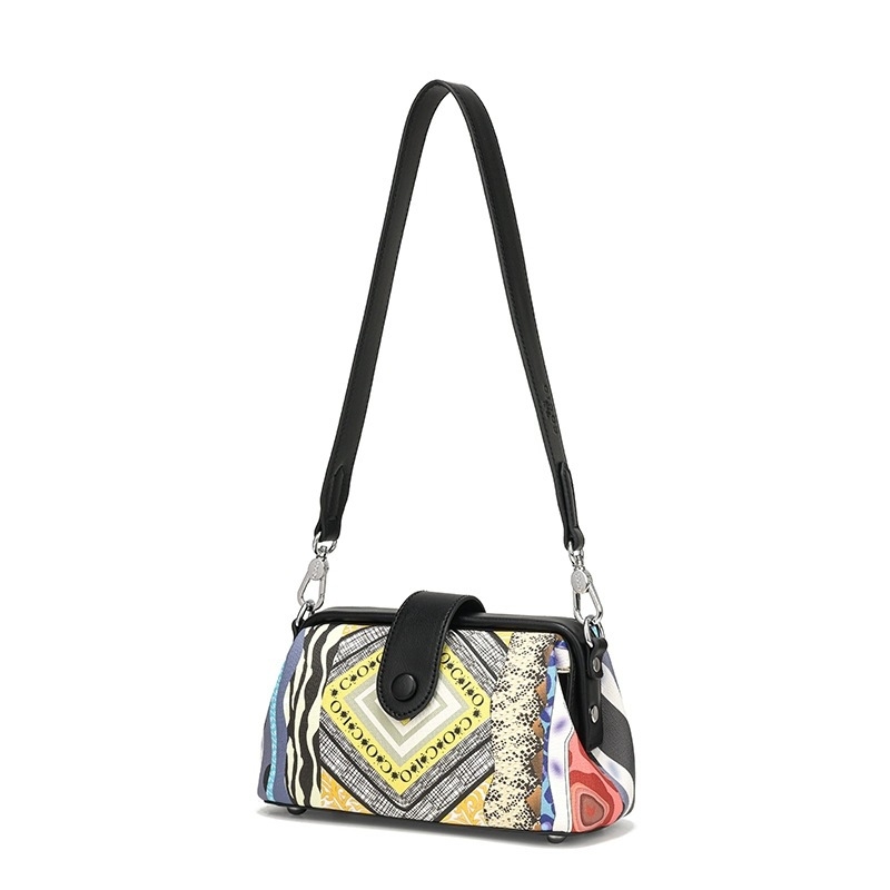 COCIO Boho večernja torbica od PVC-a – crossbody s šnurnim zatvaranjem, unutarnji pretinac