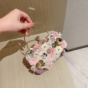 Clutch de seară din mătase cu broderie de mărgele, formă orizontală pătrată, închidere cu lacăt, exterior tridimensional, stil urban