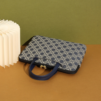 Geantă pentru laptop din PU, stil urban simplu, formă orizontal pătrată, închidere cu fermoar, căptușeală din poliester, buzunare interne: buzunar secret cu fermoar, buzunar pentru telefon și buzunar pentru ID.