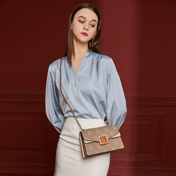 Geantă crossbody din piele naturală, pătrată, cu capac, închidere magnetică, căptușeală poliester