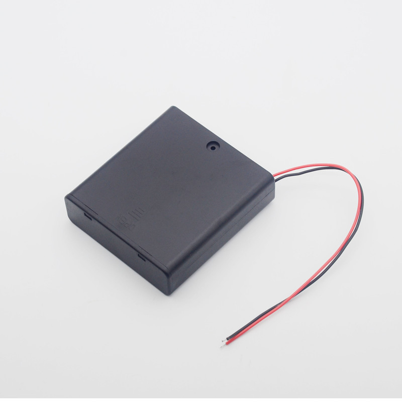 Кутия за батерии за четири AA клетки, с превключвател, капак и дебел проводник