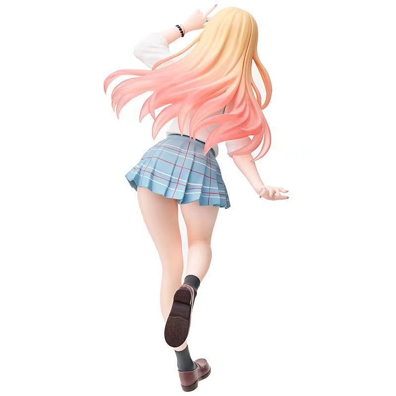 Figura za oblačenje u stojećem položaju — PVC anime model, montaža obavezna, za 14+ i 18+.