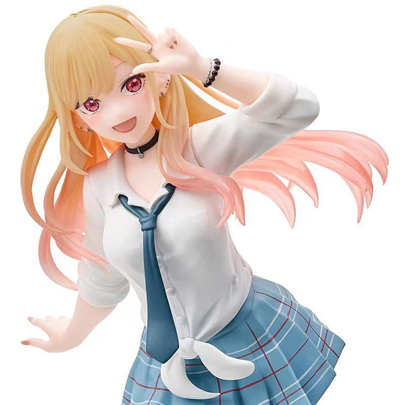 Figura za oblačenje u stojećem položaju — PVC anime model, montaža obavezna, za 14+ i 18+.