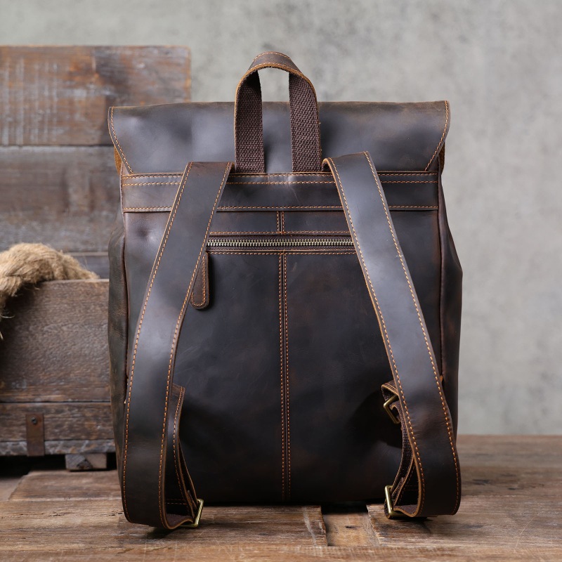 Hátizsák felső réteg borjúbőrből, akadémiai stílus, kopásálló, kapacitás 20 L alatt