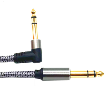 Аудио кабел с три жила и ъглов конектор, позлатен контакт, медна сърцевина с калайово покритие, медни проводници OFC, ROHS сертифициран