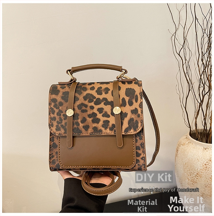 Кембридж стил чанта за рамо от PU, без подплата, затваряне с капак, две дръжки за рамо, подходяща за ежедневна употреба