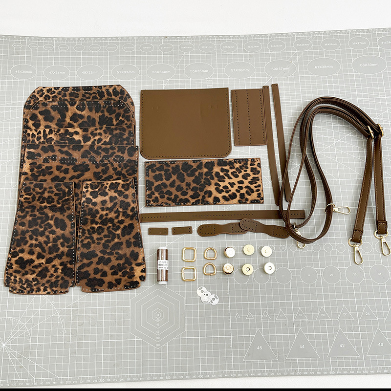 Кембридж стил чанта за рамо от PU, без подплата, затваряне с капак, две дръжки за рамо, подходяща за ежедневна употреба