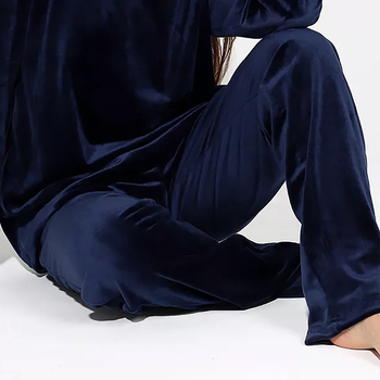 Női otthoni pizsama nadrág koreai velúr anyagból, hosszú, minimalistikus és kényelmes; poliészter-spandex keverék; közepes vastagság 201–250 g/m2; téli–őszi viseletre