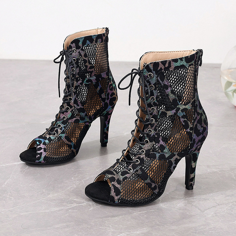 Sieviešu sandales ar ribas formas purnu, tīkla siksnas, ļoti augsts papēdis, priekšējā un aizmugurējā aizdare, gumijas zole (Rudens 2024)